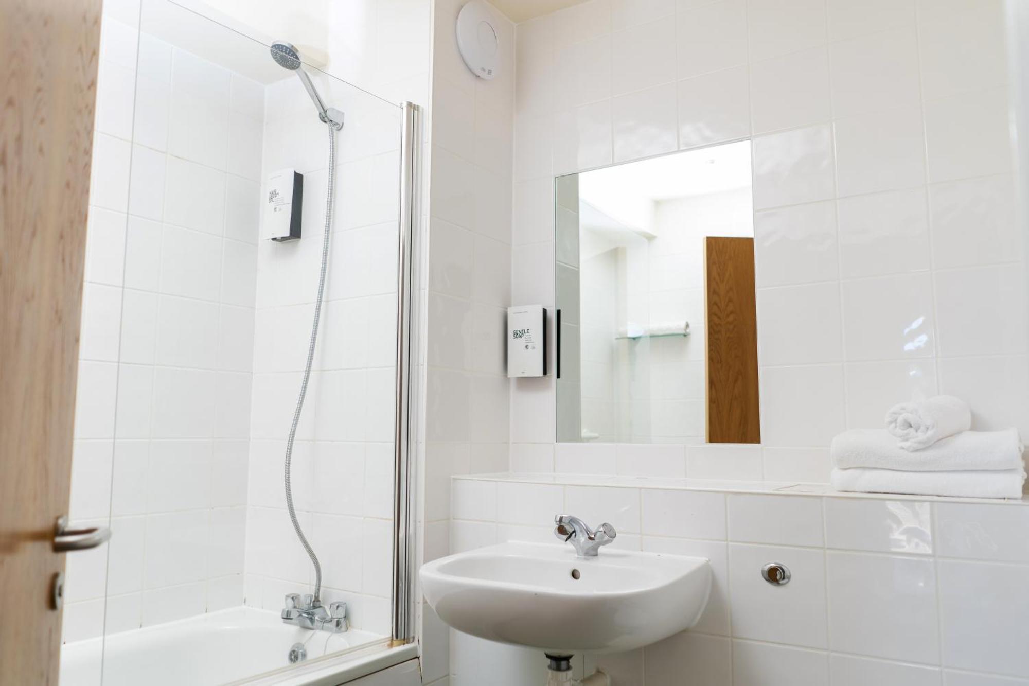Croyde Bay Hotel Or Self Catering Bagian luar foto