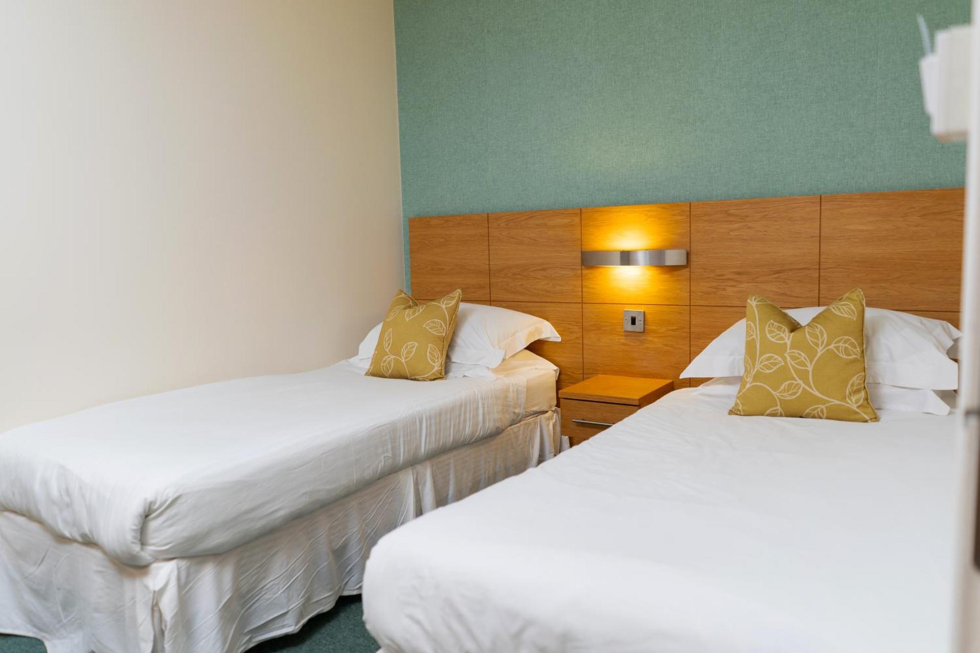 Croyde Bay Hotel Or Self Catering Bagian luar foto